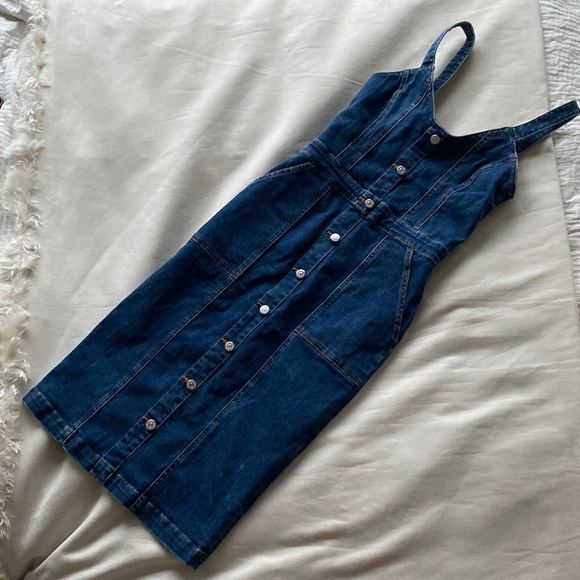 Veronica Beard Dresses & Skirts - Veronica Beard denim pencil dress - size 4